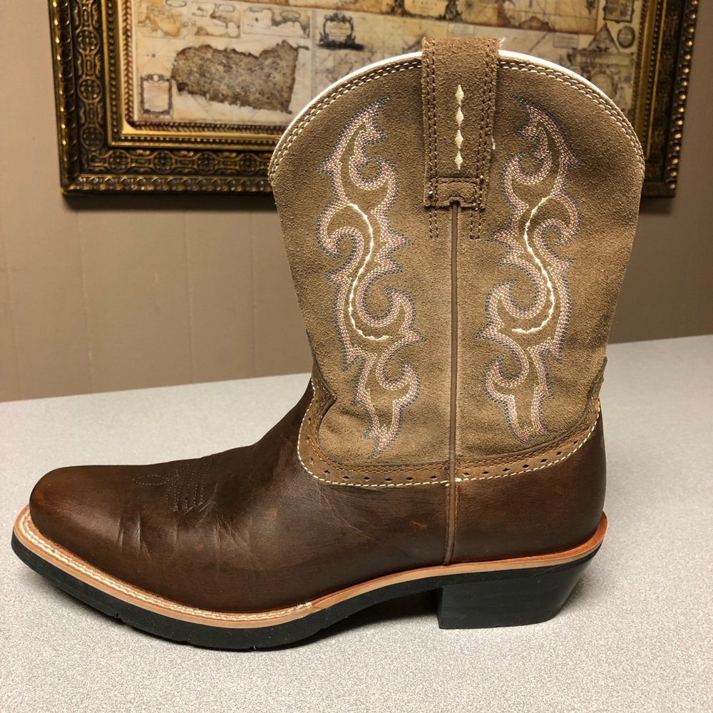 Women Ariat  brown cowboy boots size 9. - Picture 7 of 8
